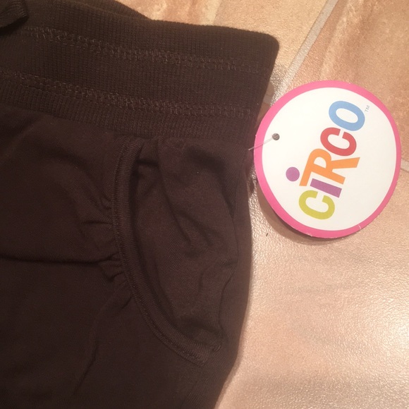 NWT Circo Brown Bermuda Shorts - Picture 4 of 4
